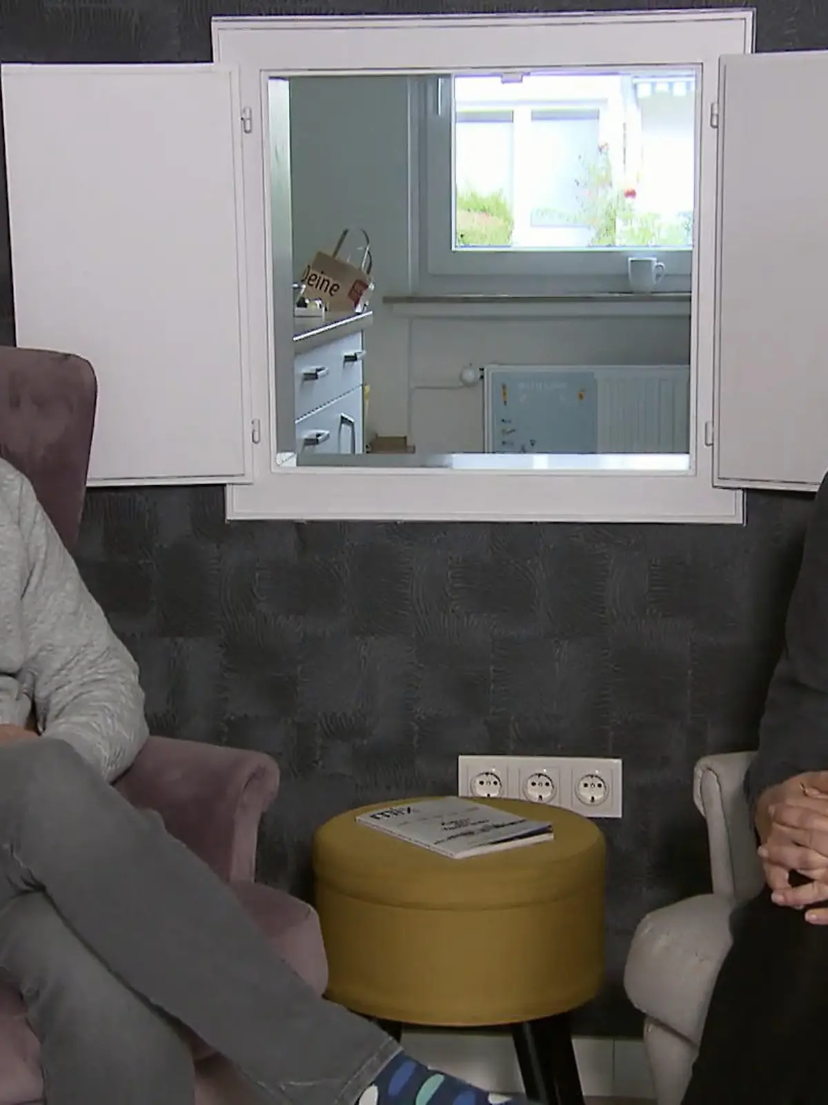 Bild zu: "Tinder brachte Eva und Moritz die Liebe"