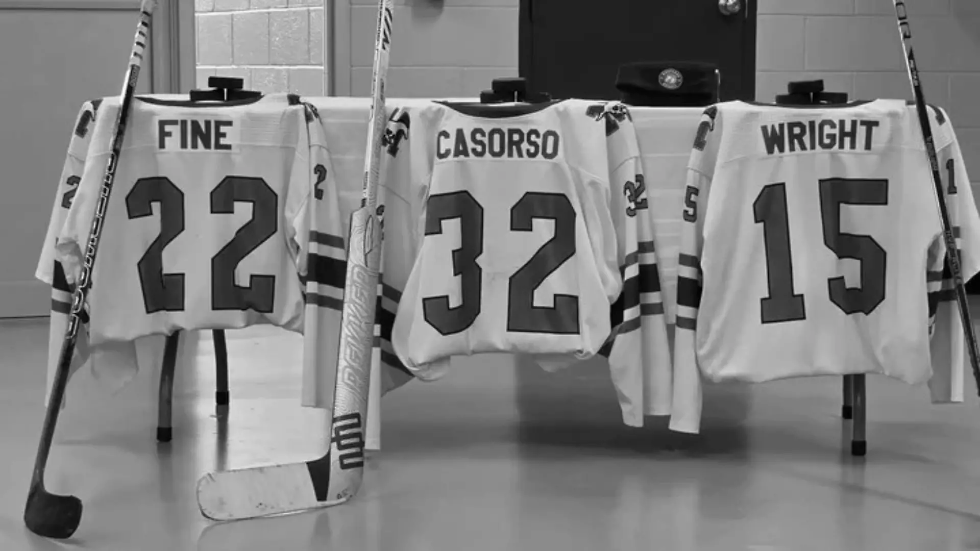 JJ Wright, Cameron Casorso und Caden Fine sterben auf dem Weg zum Training bei einem schweren Unfall in Alberta.