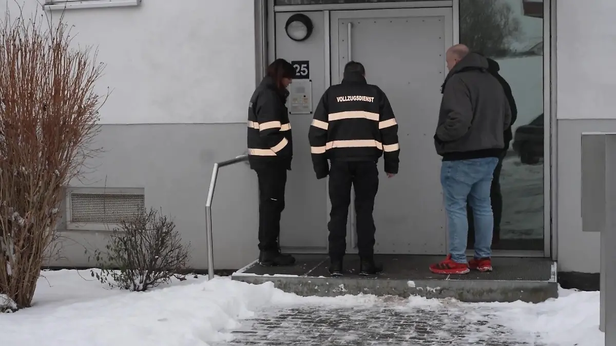 Ordnungsamt klingelt Bürgergeldempfänger aus dem Bett Pilotprokekt in Nordhausen