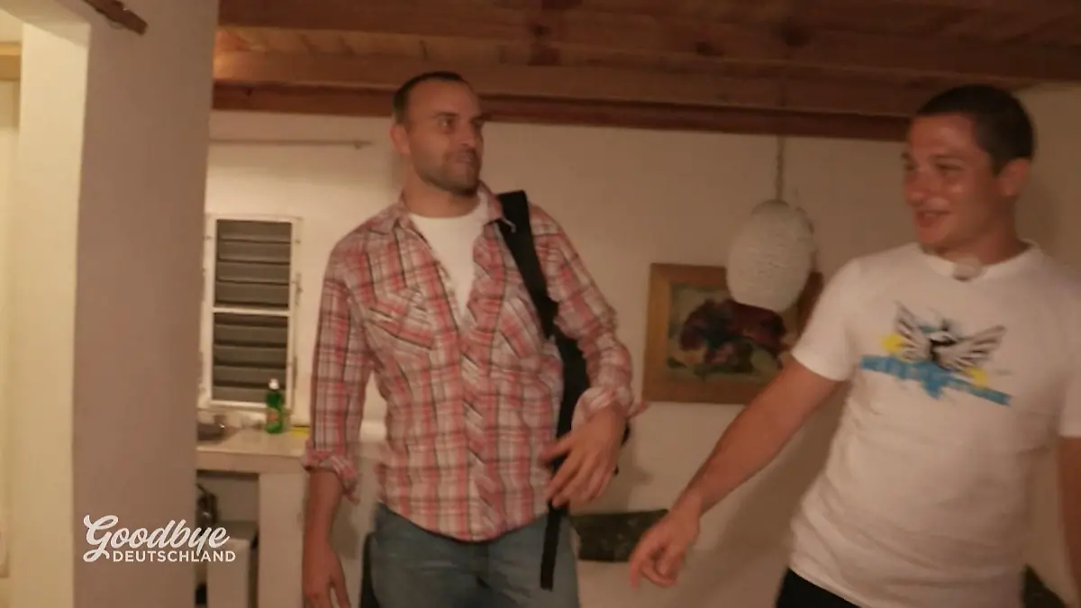 Der erste Gast kommt an Große Aufregung