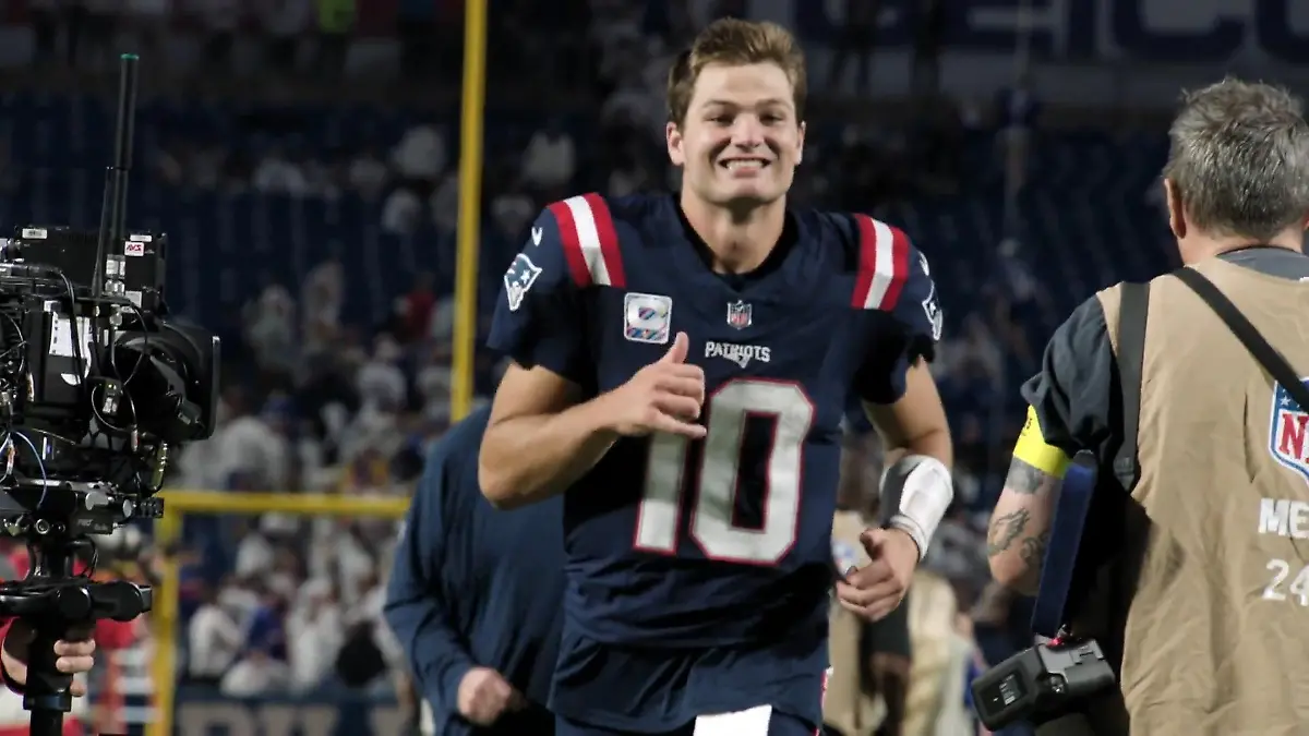 Schenkt ER seiner Jugendliebe den größten Titel seines Lebens? Patriots-Quarterback Drake Maye