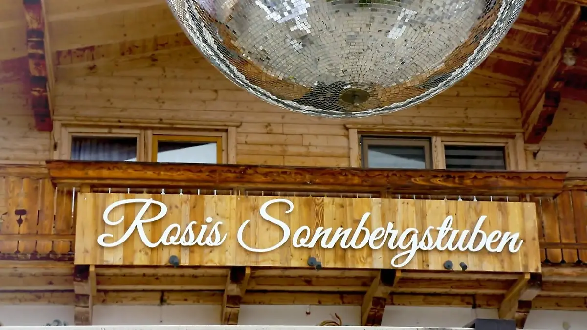 Almhütte der Superstars - Rosis Schipflingers Sonnenbergstuben Kitzbühel für VIPs