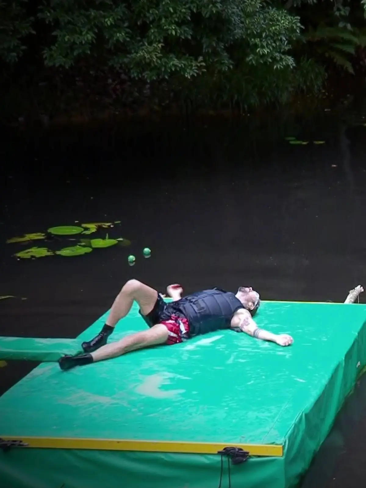 Bild zu: "Unfall! Dieser Promi verletzt sich in der Dschungelprüfung"