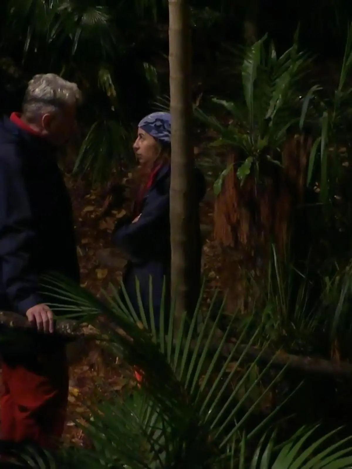 Bild zu: "Hubert rät Eva: „Net nur die Fresse halten, auch das nervöse Unterleib!”  "