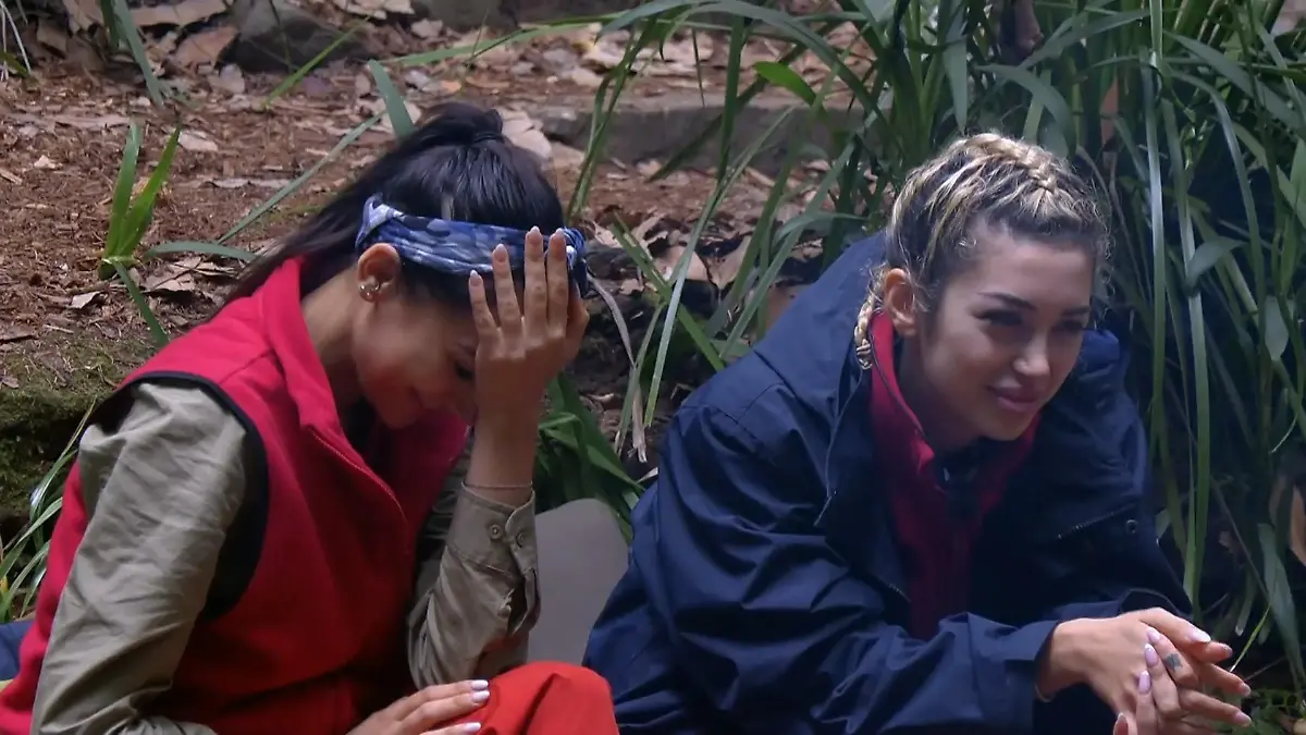 Wahrheit oder Pflicht enthüllt ALLE Geheimnisse!! Langeweile im Camp