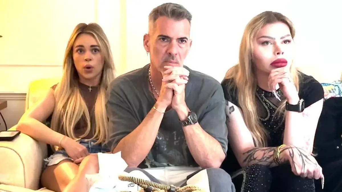 Schock-Moment für Tzviki! Hier sieht er Gils Horror-Sturz live im Fernsehen Dschungelprüfung abgebrochen