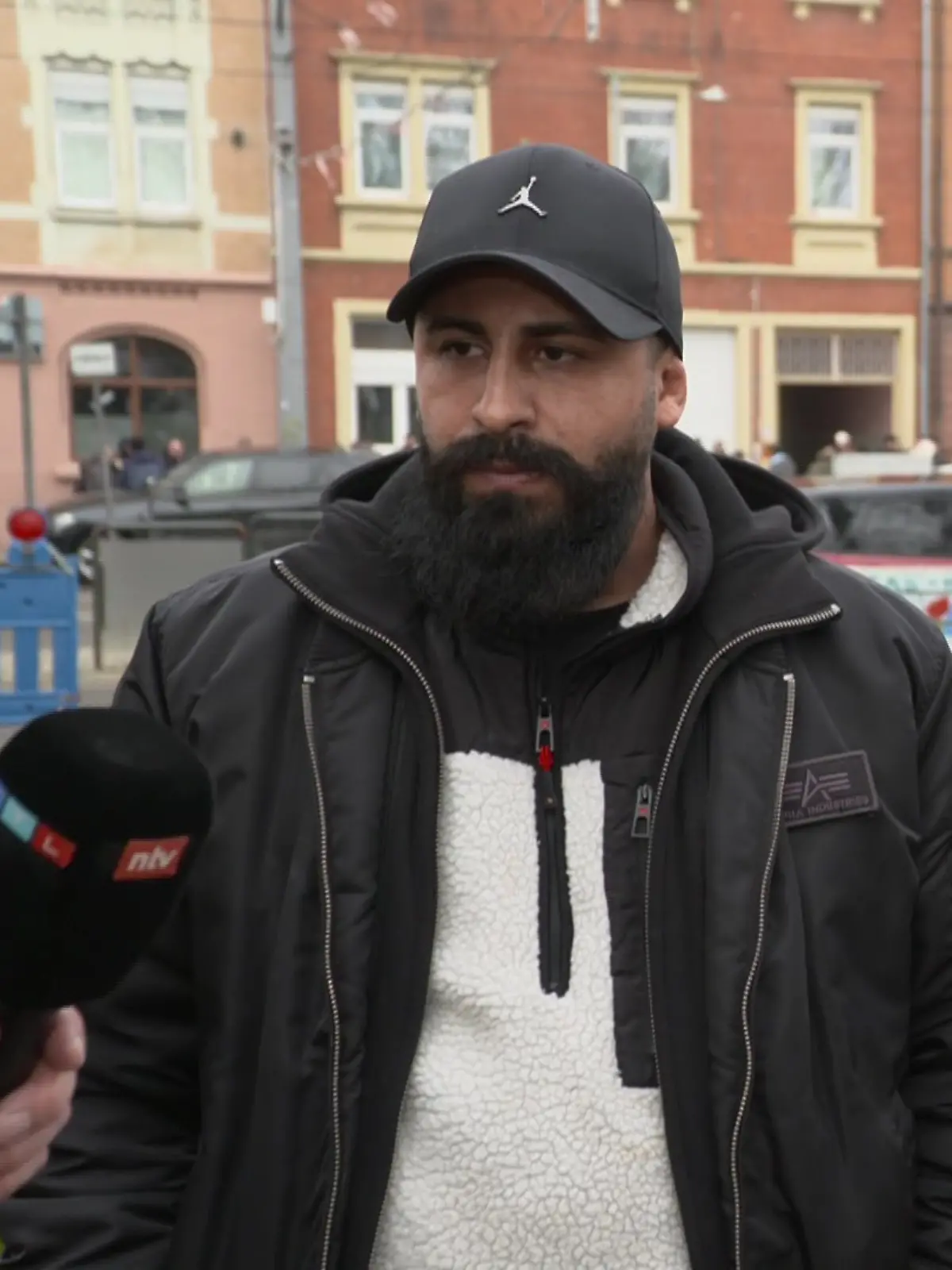 Bild zu: "„Die zwei Kinder waren im Krankenhaus und sahen ihren eigenen Vater im Sterbebett” "