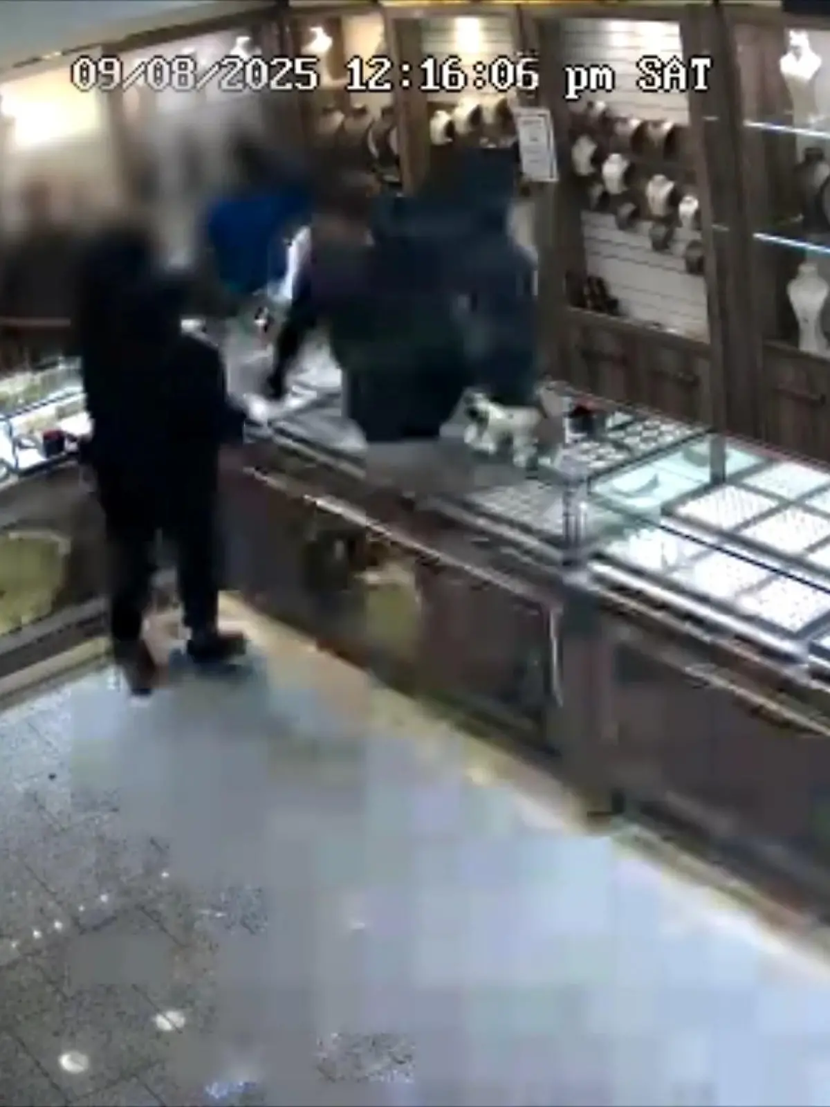 Bild zu: "Urteile nach Raubüberfall auf Juwelier"