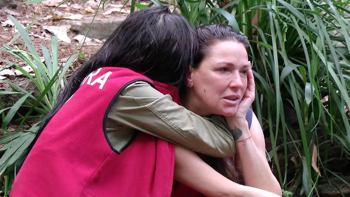 Dschungelcamp-2026-Simone-Ballack-verr-t-wie-Emilio-18-wirklich-ums-Leben-kam