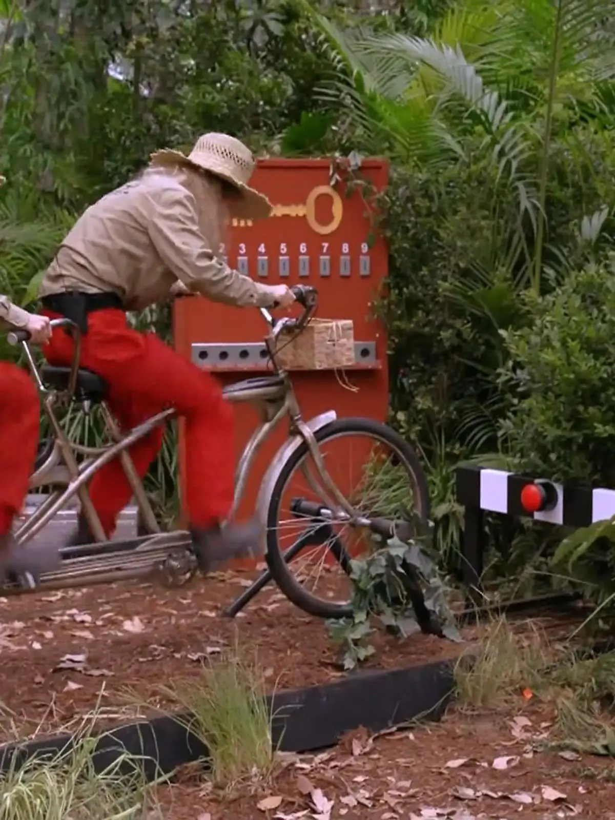 Bild zu: "Eva & Ariel reißen sich zusammen und liefern ab"