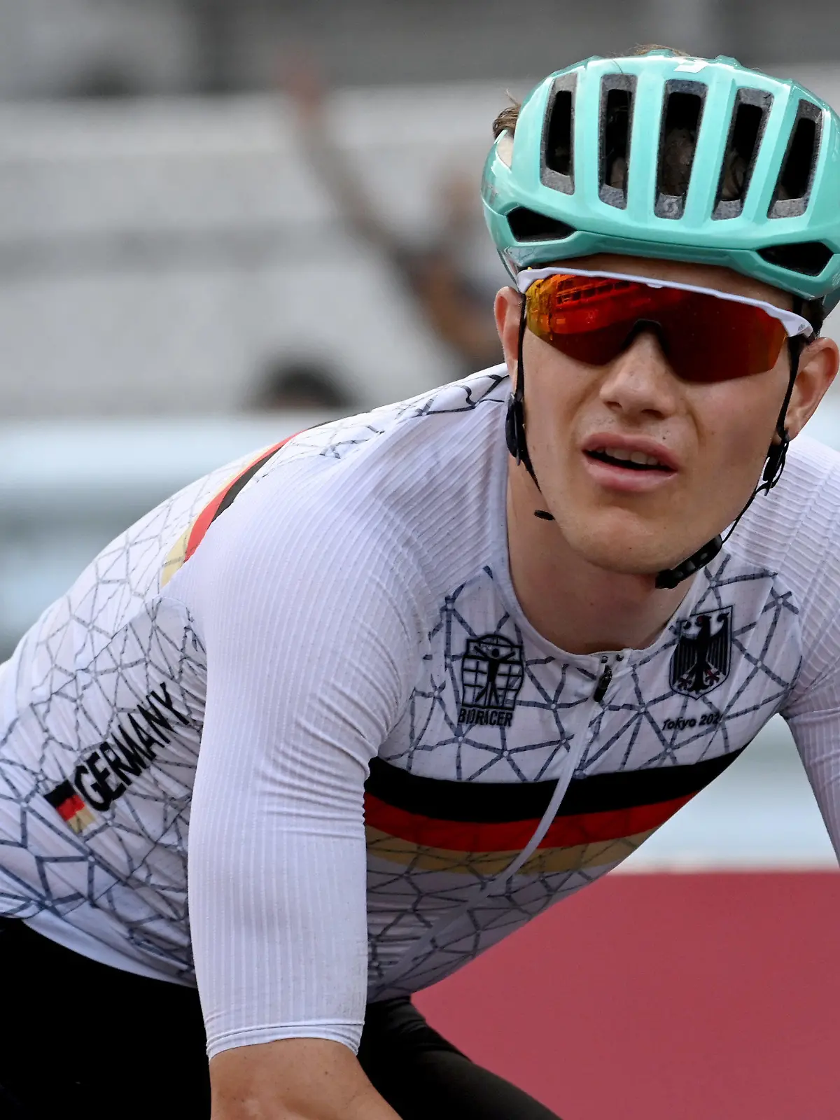 24.07.2021, Japan, Oyama: Radsport: Olympia, Tokio - Oyama (234,00 km), Männer, Straßenrennen. Nikias Arndt aus Deutschland kommt auf dem Fuji Speedway ins Ziel. Foto: Sebastian Gollnow/dpa +++ dpa-Bildfunk +++