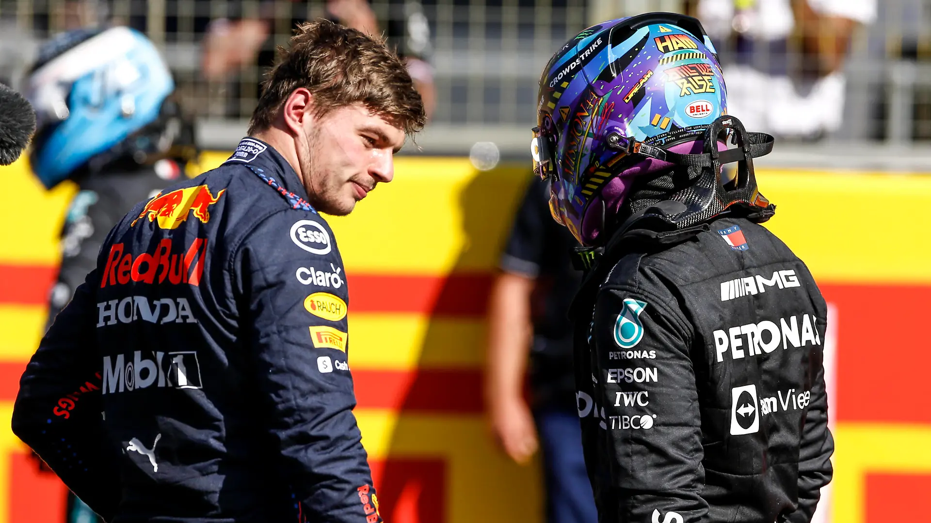  33 Max Verstappen NED, Red Bull Racing, 44 Lewis Hamilton GBR, Mercedes-AMG Petronas F1 Team, F1 Grand Prix of Great Britain at Silverstone Circuit on July 17, 2021 in Silverstone, United Kingdom. Photo by HOCH ZWEI Silverstone United Kingdom *** 33 Max Verstappen NED, Red Bull Racing , 44 Lewis Hamilton GBR, Mercedes AMG Petronas F1 Team , F1 Grand Prix of Great Britain at Silverstone Circuit on July 17, 2021 in Silverstone, United Kingdom Photo by HOCH ZWEI Silverstone United Kingdom