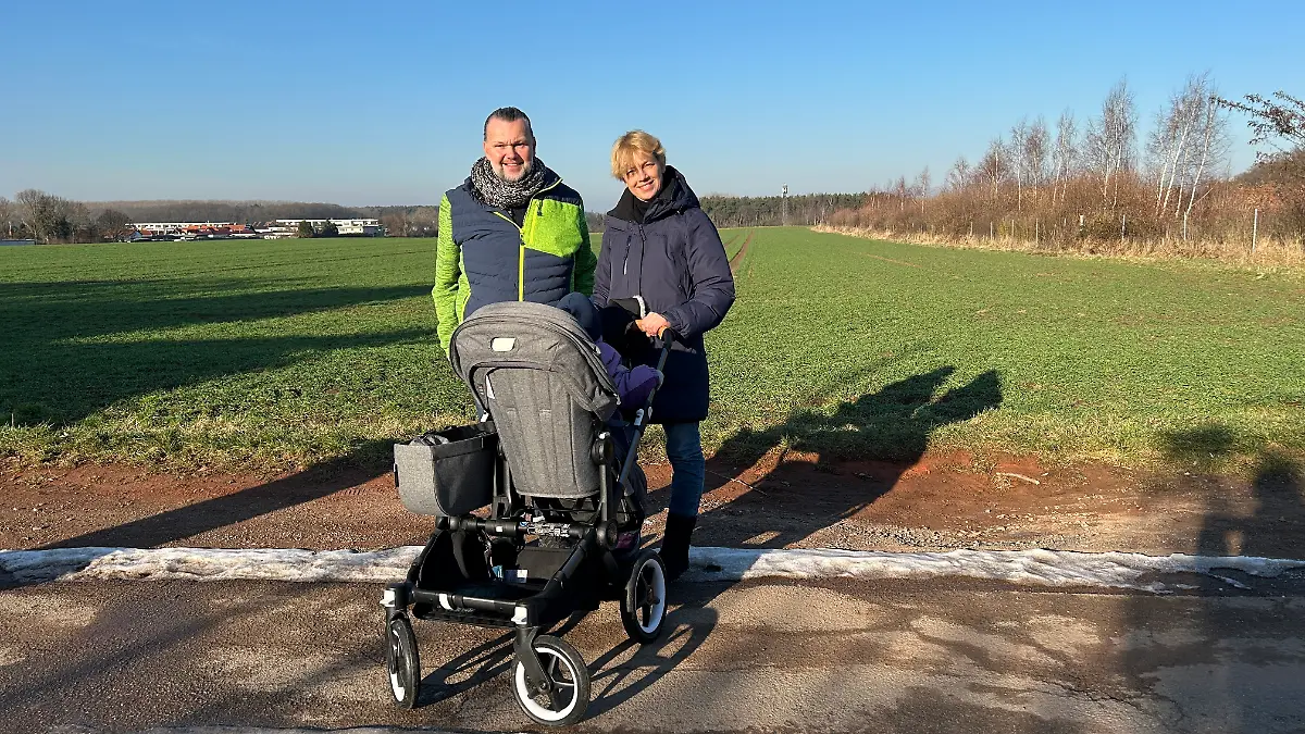 Kim Kolze und Mathias Labus lieben die Zeit mit ihren Pflegekindern.