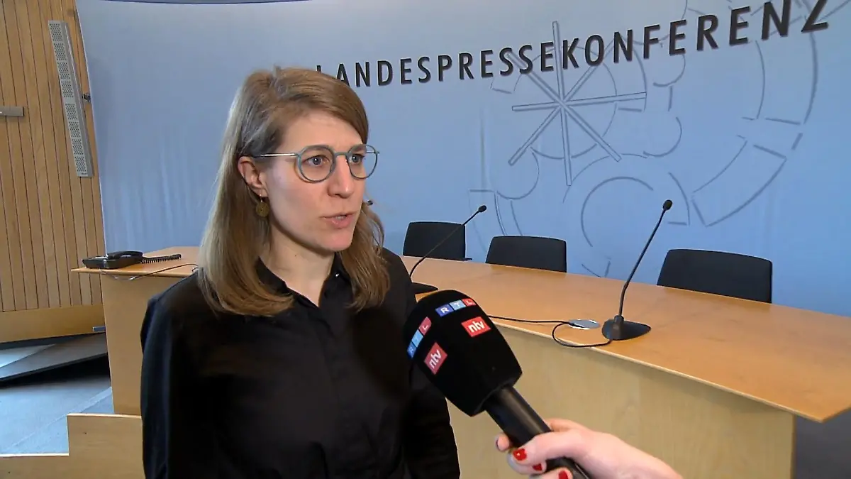 Interview mit neuer Fluchtministerin Verena Schäffer im Gespräch