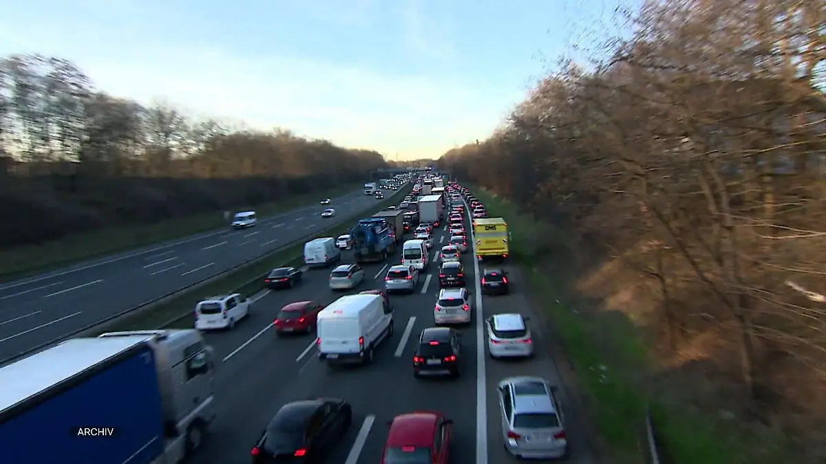 NRW bleibt Stauland Nummer eins Geduldstraining auf vier Rädern