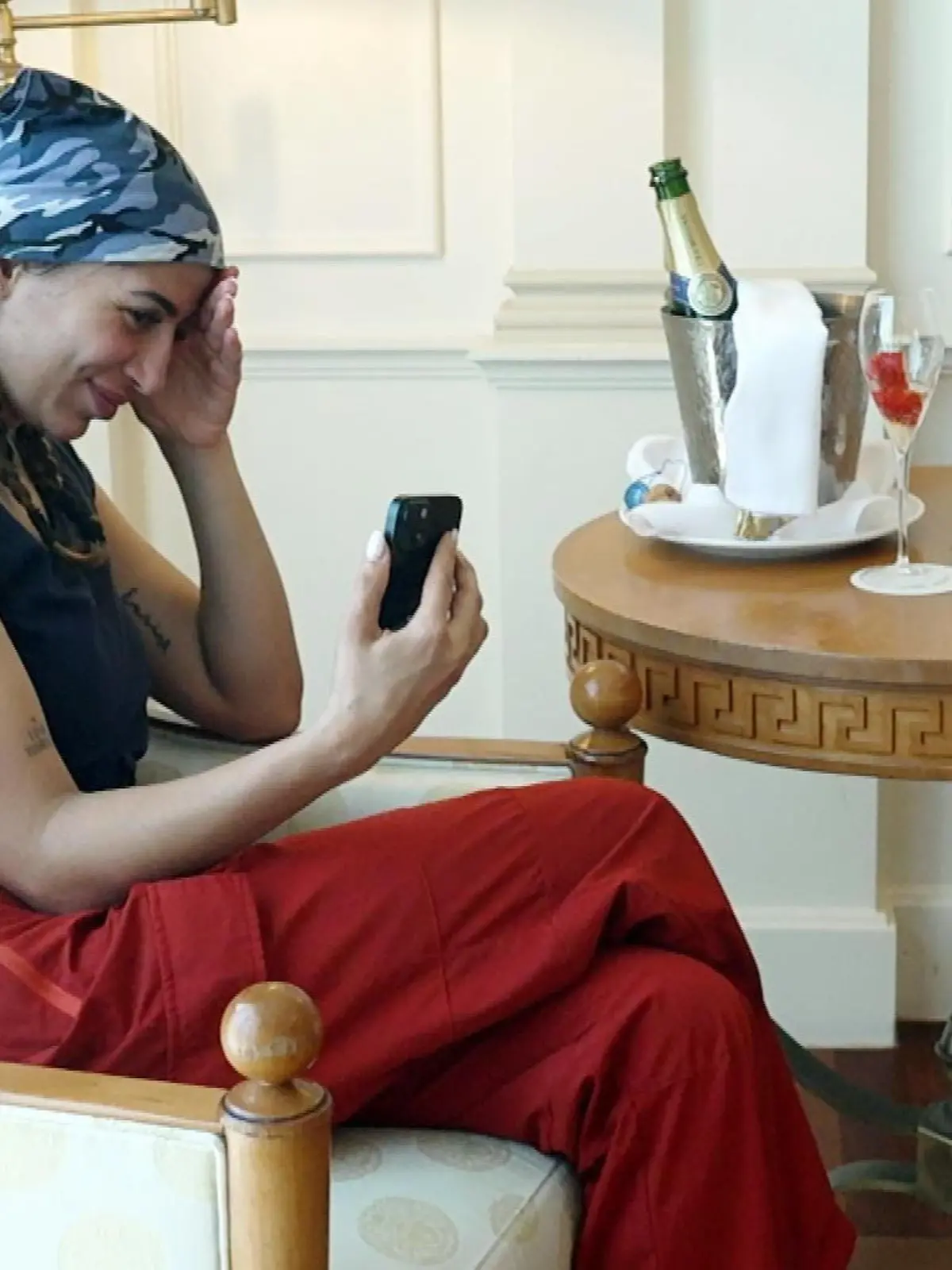 Bild zu: "Wie Eva auf Claudia Oberts frühzeitige Abreise reagiert"