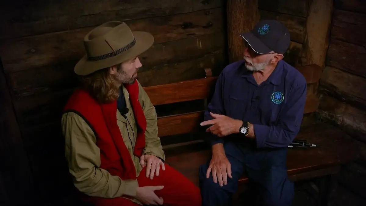 Ist Gil Ofarim wieder fit? Dr. Bob stattet Dschungelcamper Besuch ab! Huch, wen haben wir denn da?