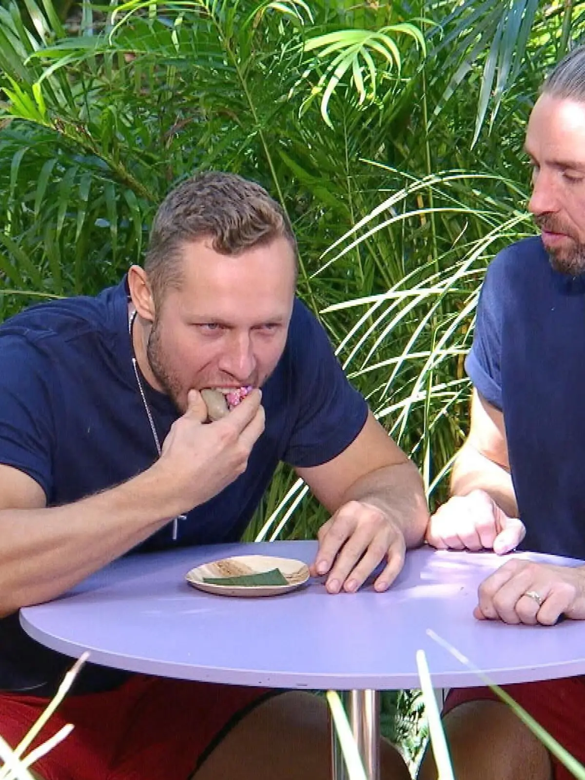 Bild zu: "In dieser Dschungelprüfung beweisen Gil Ofarim und Patrick Romer Biss!"