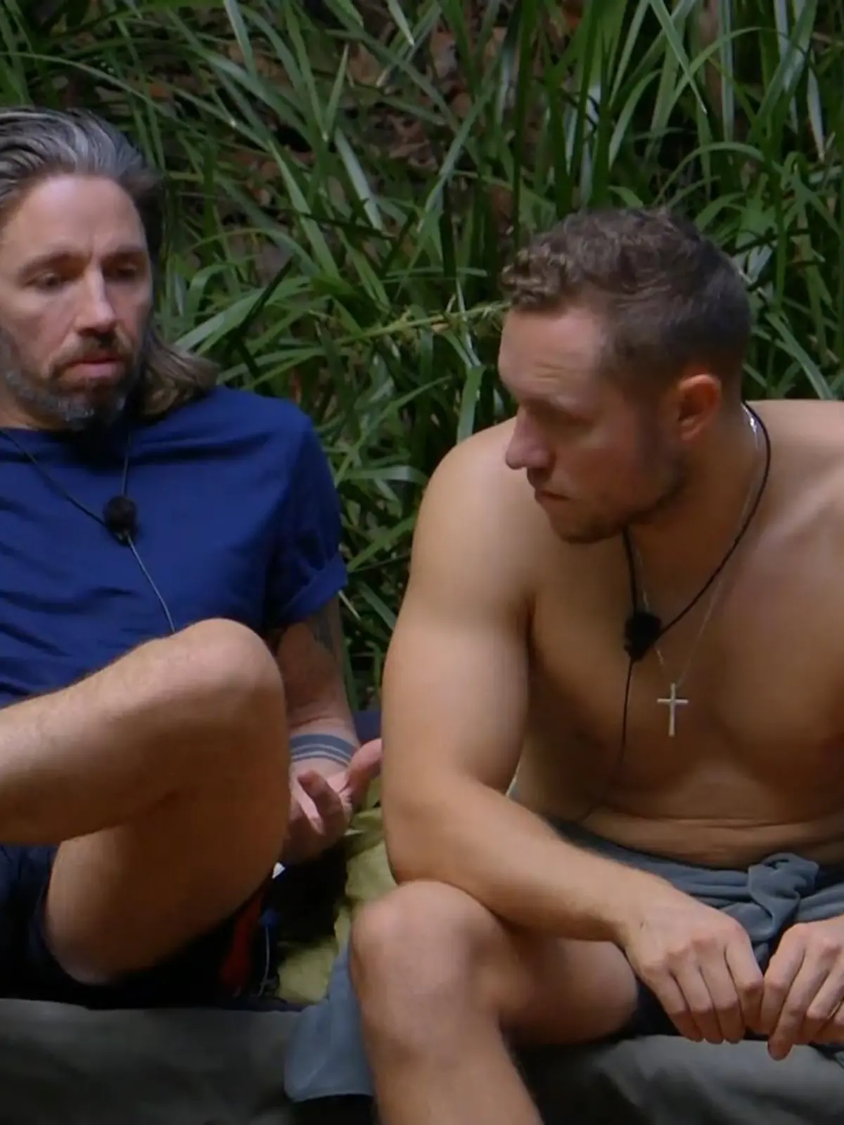 Bild zu: "Männer gegen Frauen! - Die Männer-Front schützt Gil"