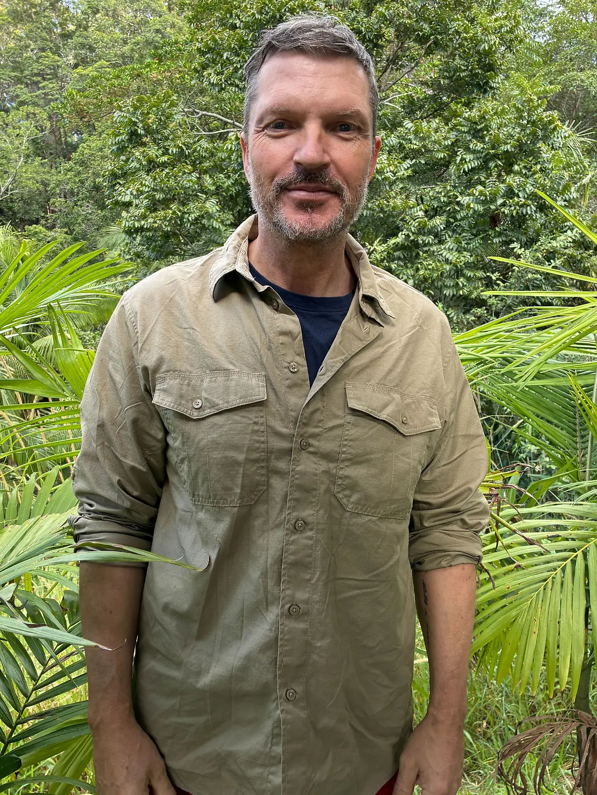 ... an Tag 14 ist dann aber Schluss für Hardy Krüger! So faul war der Schauspieler am Ende aber definitiv nicht. Schließlich hat er knapp 8 Kilo verloren. Der bisherige Rekord. 