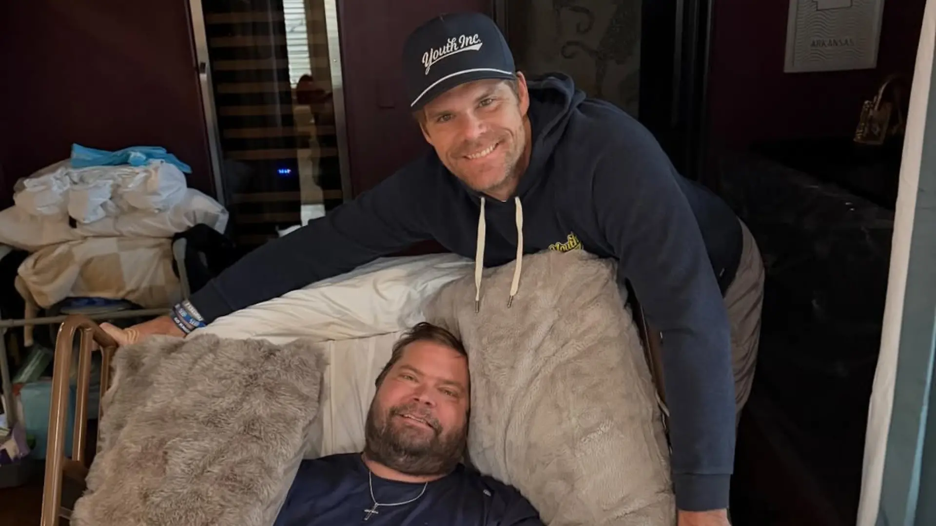 Greg Olson veröffentlichte zum Tod seines Bruder Chris dieses gemeinsame Foto