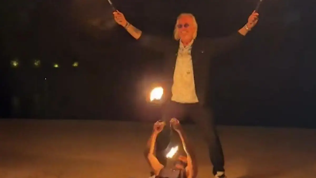 „Jetzt kriege ich gebratene Eier!“ Robert Geiss wird Teil bei riskanter Feuer-Show Heiße Akrobatik vor Dubai