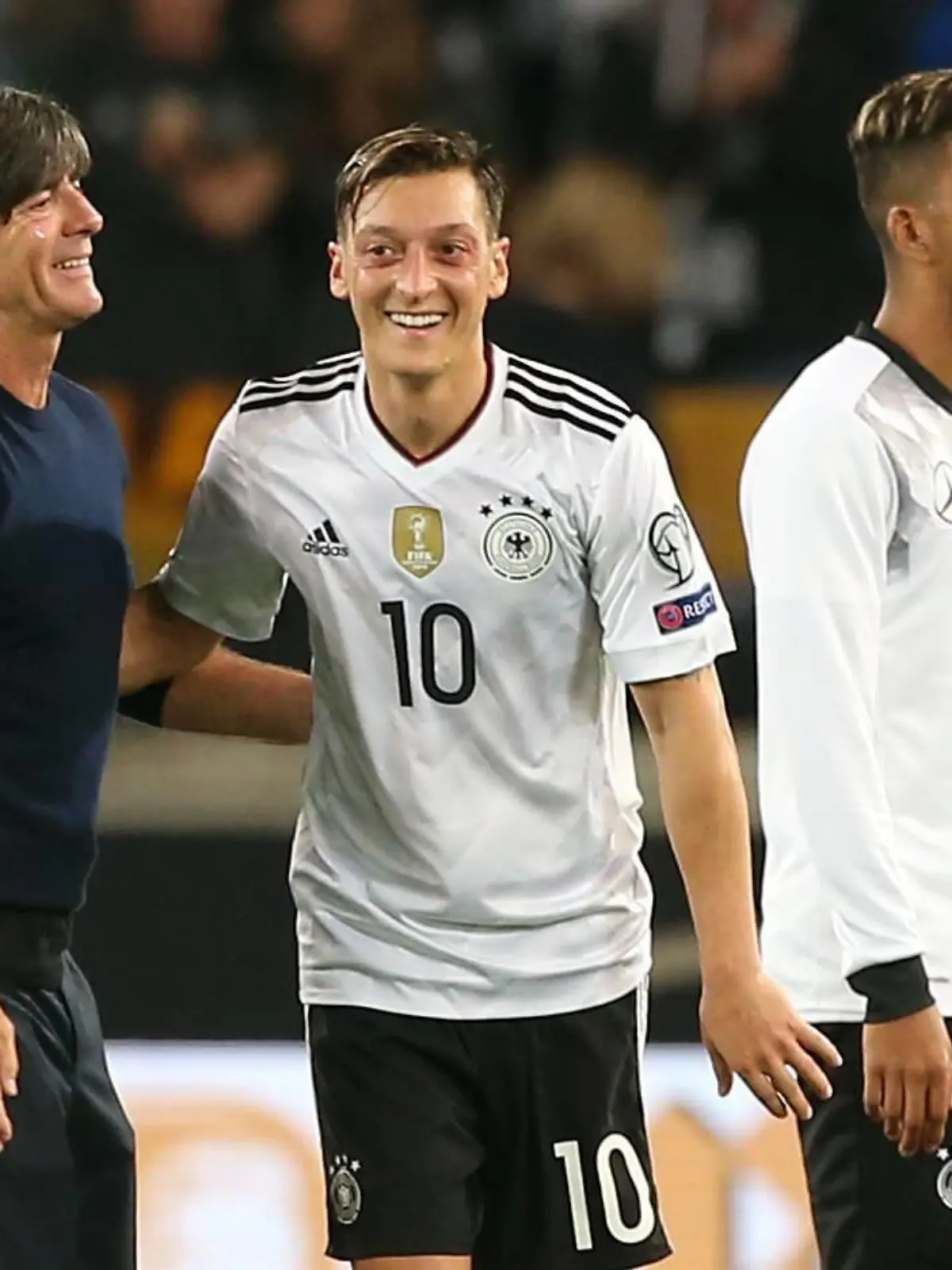 WM-Qualifikation: Deutschland - Norwegen am 04.09.2017 in der Mercedes Benz Arena Stuttgart, World Cup Qualification, Round 1, Group C: Germany - Norway, 4 Sept. 2017, xmdx, 6-0 Endstand, Siegerjubel, Joachim LOEW / Joachim LÖW (Bundestrainer Nationalmannschaft Deutschland) , Mesut OEZIL / ÖZIL (10, Deutschland, Germany) Deutschland - Norwegen  