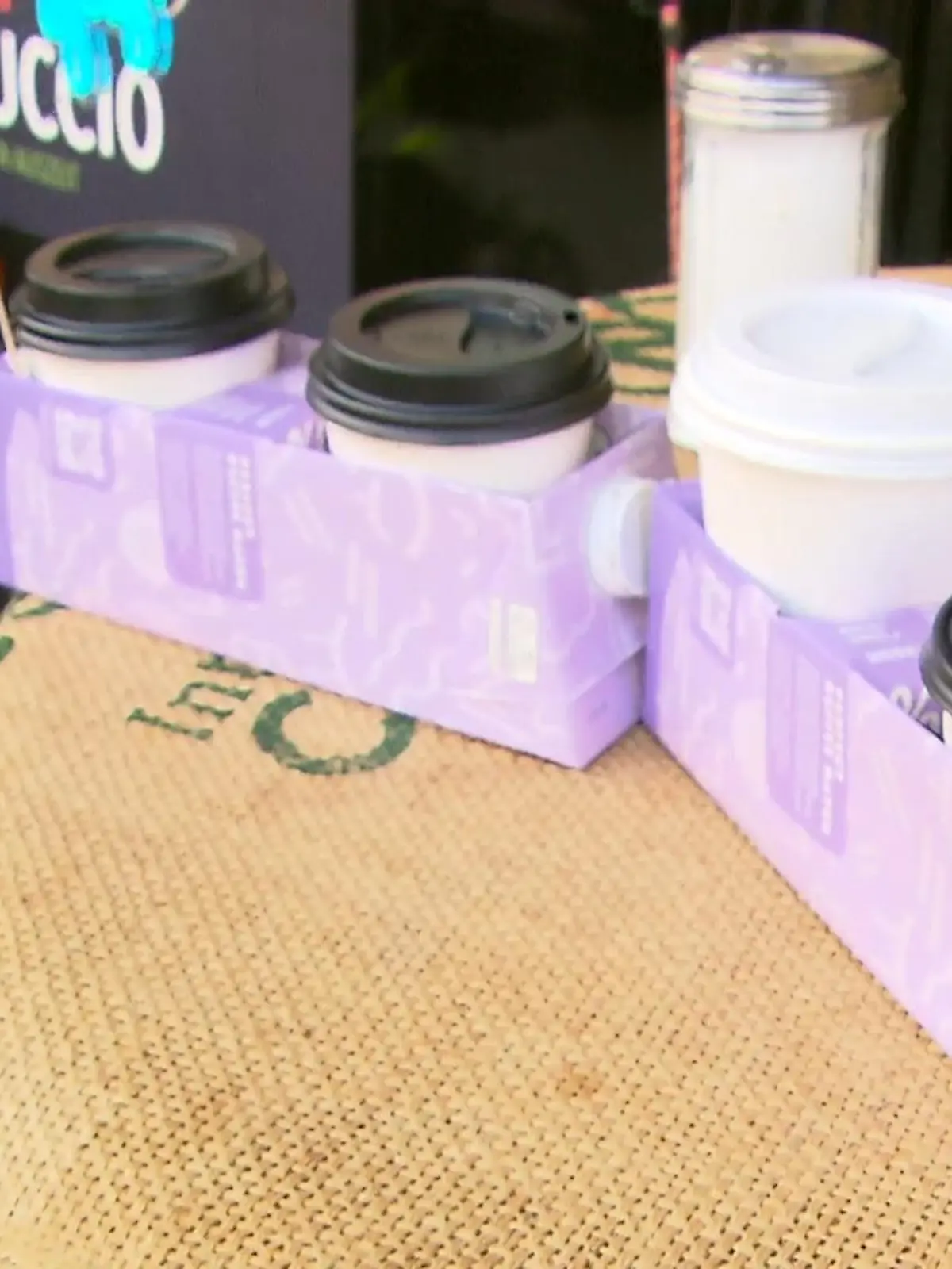 Bild zu: "Köln plant Verpackungssteuer - Gastronomen warnen"