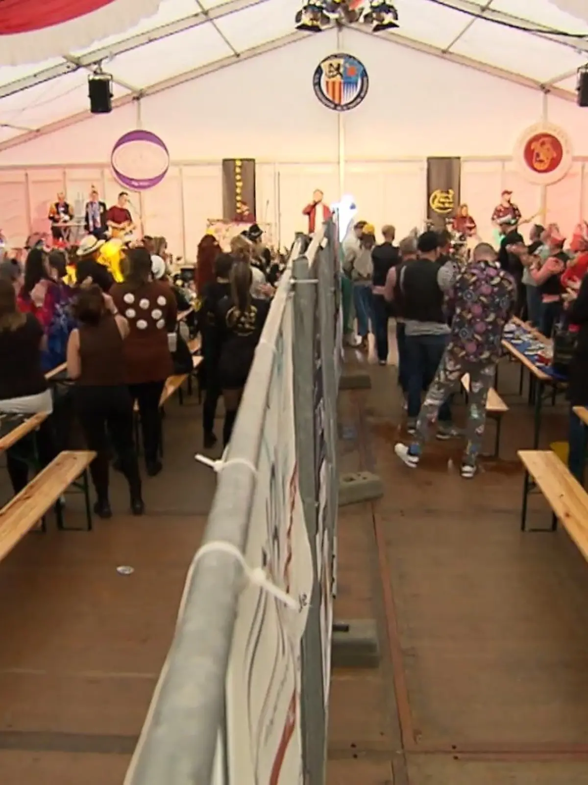 Bild zu: "Hier feiern Männer und Frauen getrennt"