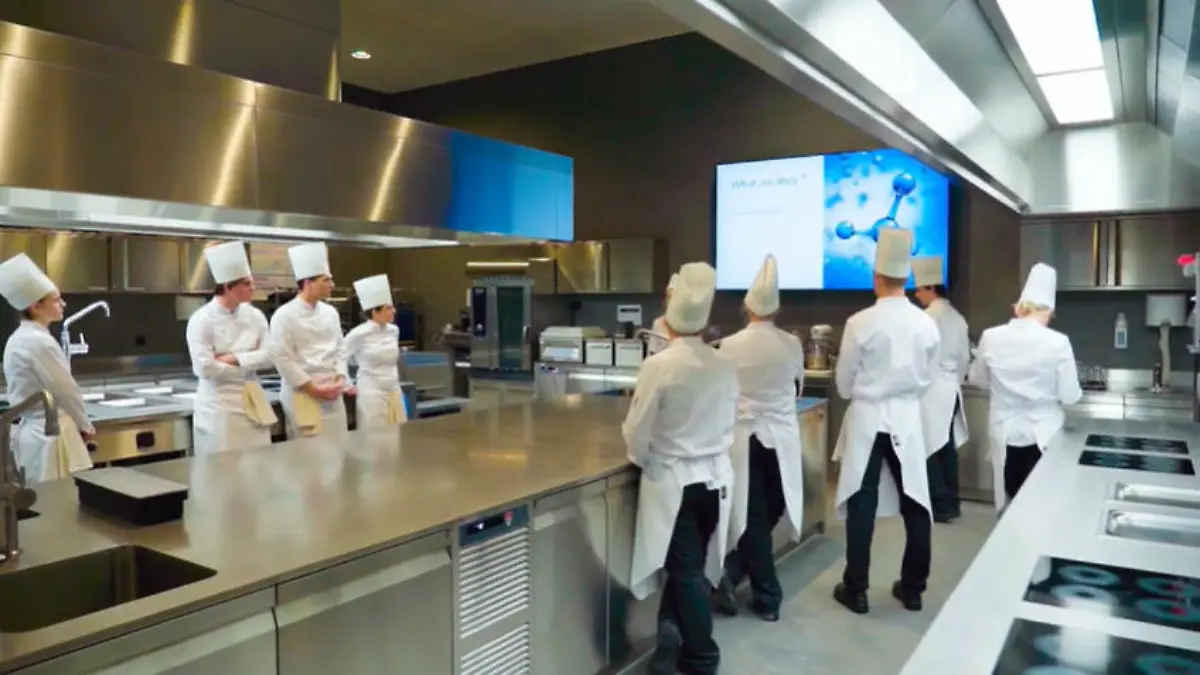 Exklusive Hotellerie-Ausbildung an einer der elitärsten Schulen der Welt Ausbildung für eine Karriere im Hotelmanagement