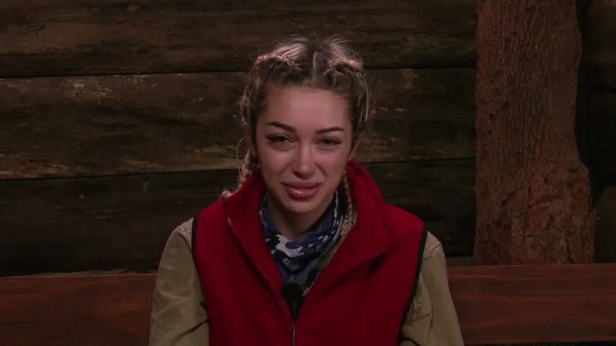 Dschungelcamp-2026-Unter-Schock-Ariel-kann-ihr-Dschungelcamp-Aus-kaum-fassen