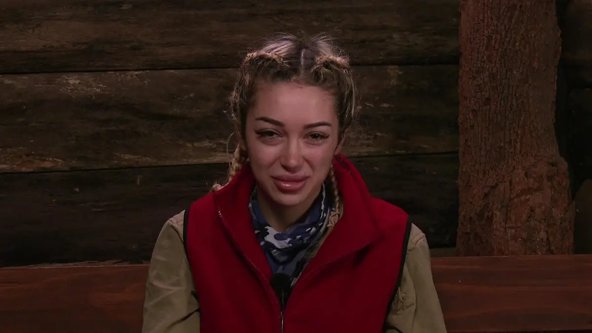 Ariel verabschiedet sich vom Dschungelcamp – aber nicht, ohne zu sticheln Erste Worte nach dem Aus