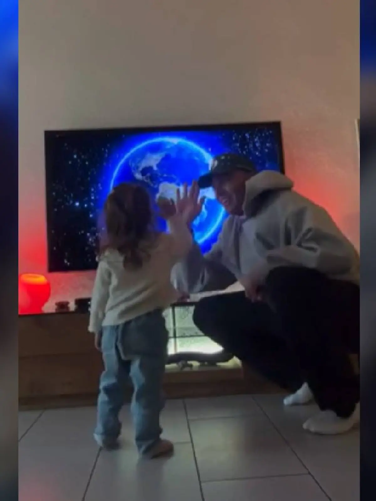 Giuliano Hediger mit Tochter Ileyna. 