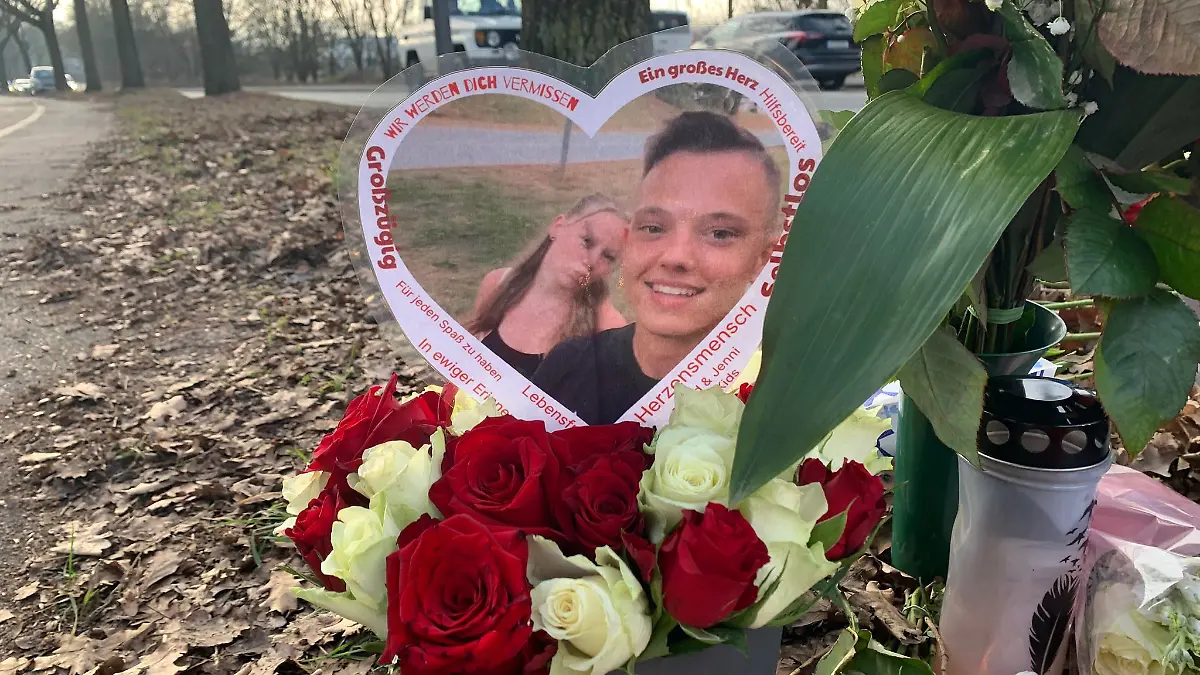 K-ln-Fabrice-20-stirbt-nach-Faustschlag-wegen-Uber-Irrtum-das-sagen-sein-Vater-und-seine-Freundin-RTL