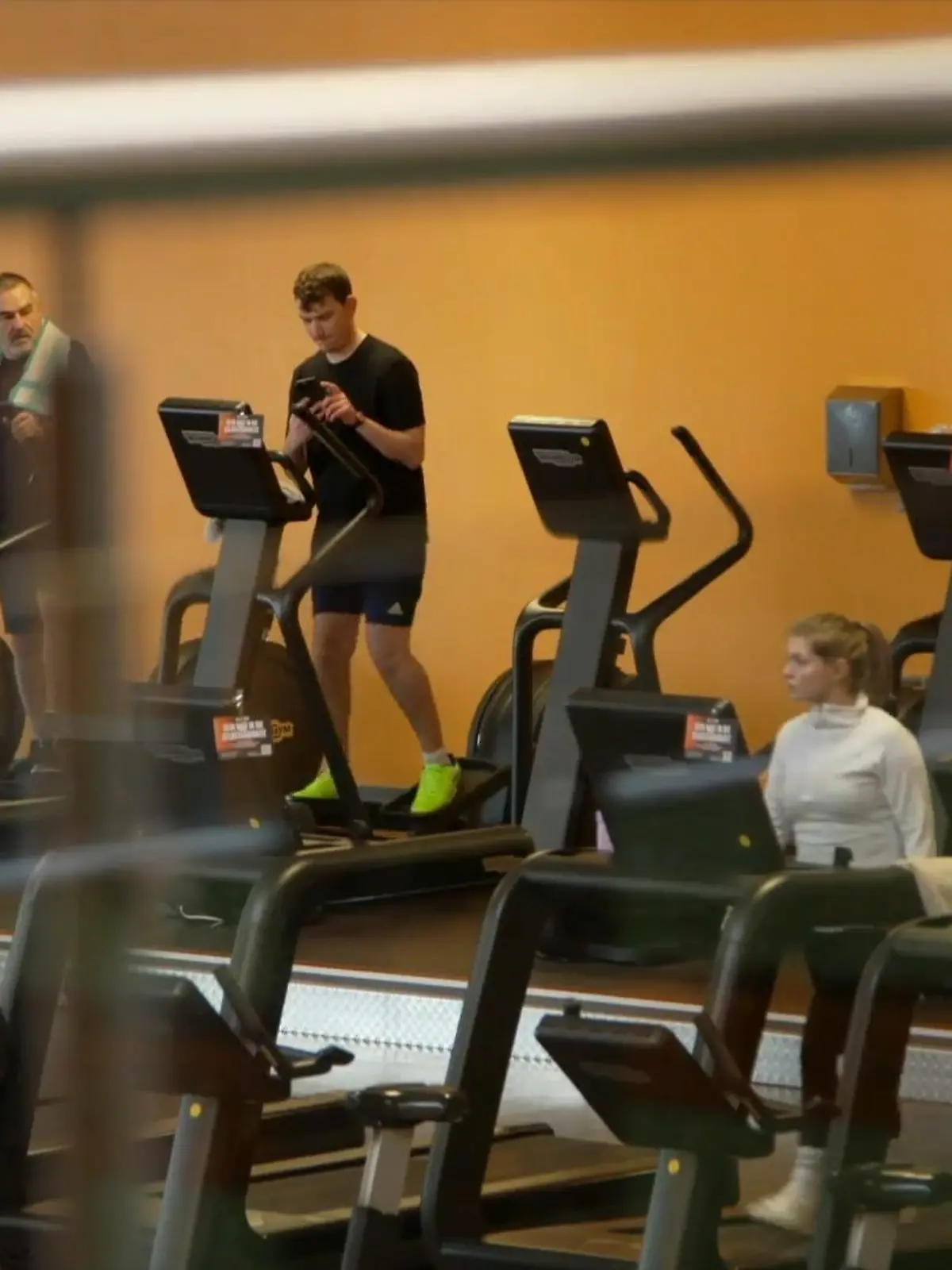 Bild zu: "Warum Täter im Fitnessstudio oft straffrei davonkommen"