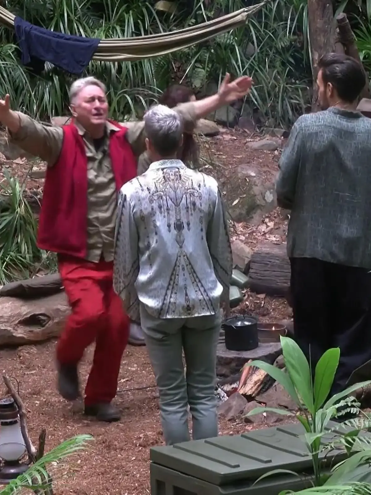 Bild zu: "Die Finalisten stehen fest! Diese drei Promis kämpfen um die Krone"