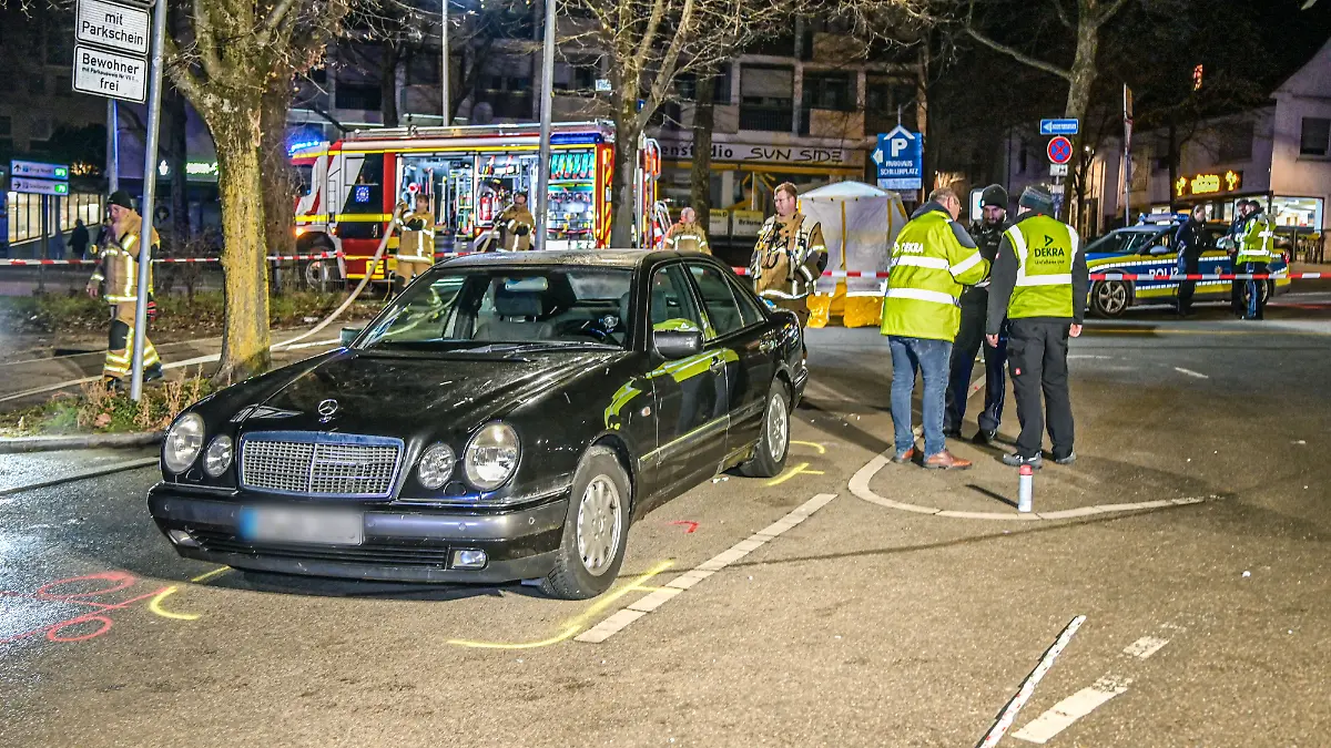 G-ppingen-Fahranf-nger-19-crasht-in-Fu-g-nger-eine-Tote-und-ein-Schwerverletzter