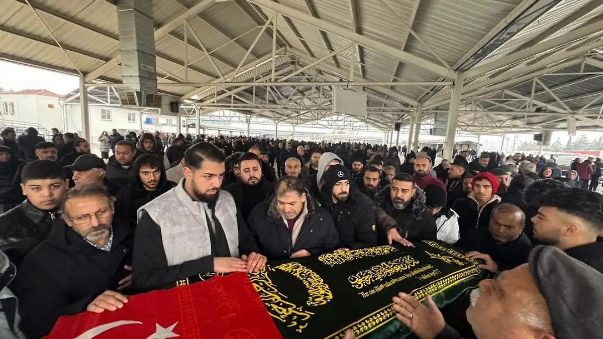 Serkan Çalar wird in der Türkei zu Grabe getragen