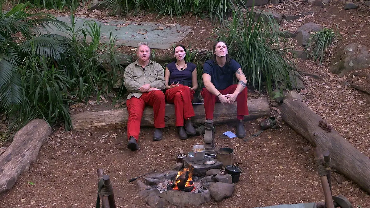 Dschungelcamp-Vorschau-f-r-das-Finale-Samira-Hubert-und-Gil-g-nnen-sich-Beauty-Masken-vor-dem-Showdow