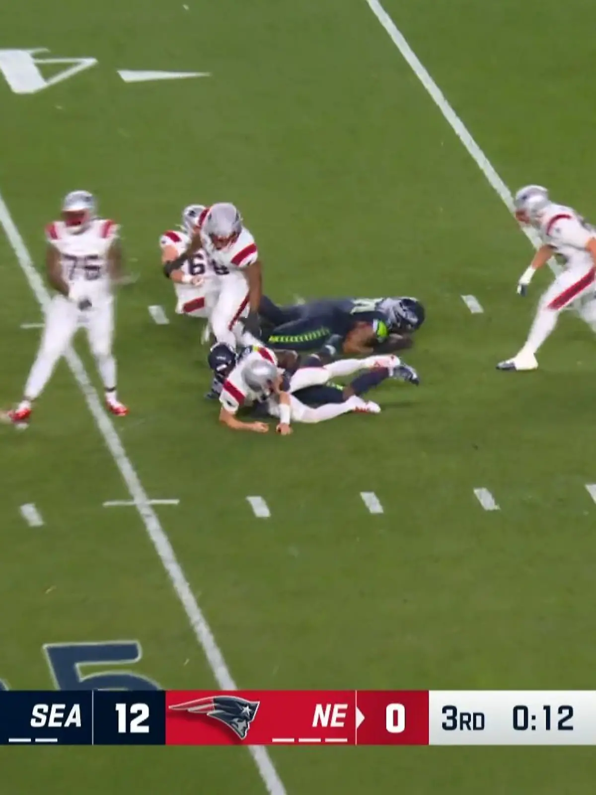 Bild zu: "Fumble! Bei den Patriots läuft nichts zusammen"