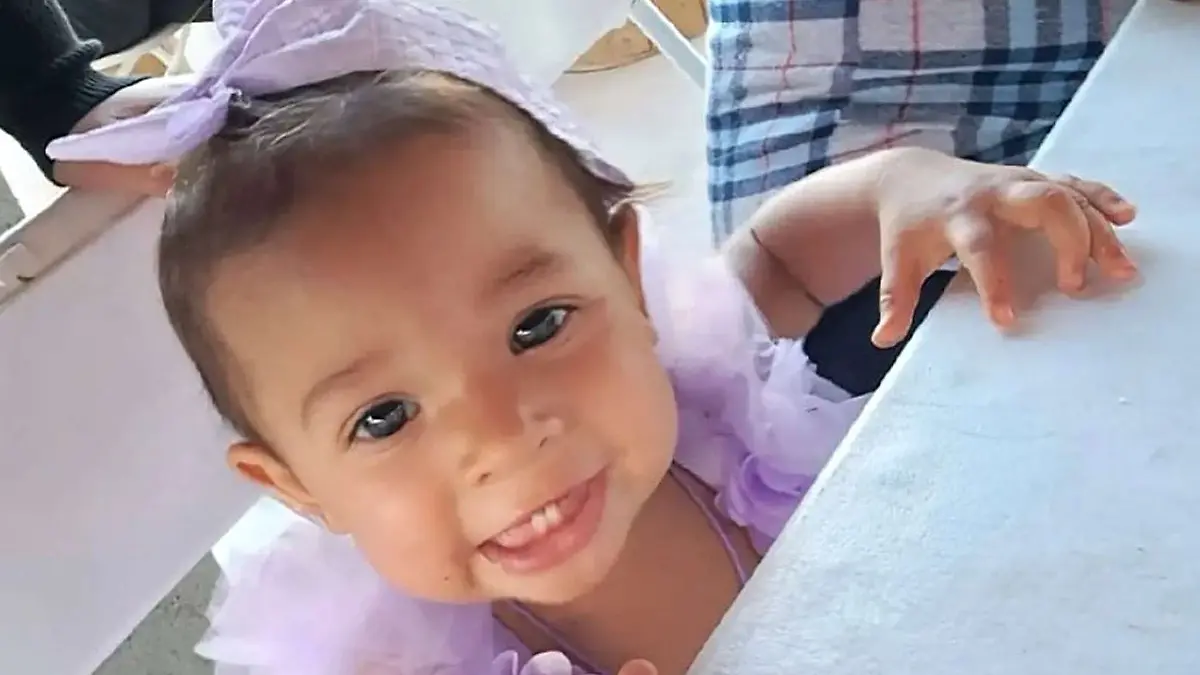 Amalia erkrankt plötzlich im ICE-Gefängnis.