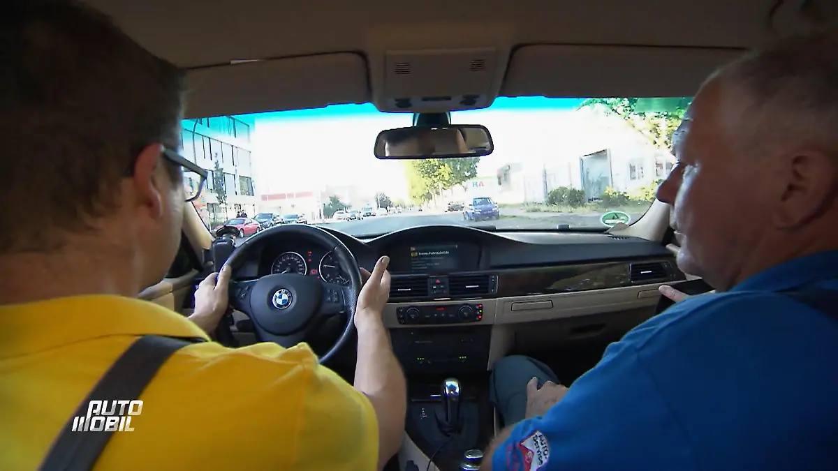 Finden die Autodoktoren den Fehler? Läuft. Und dann: aus.