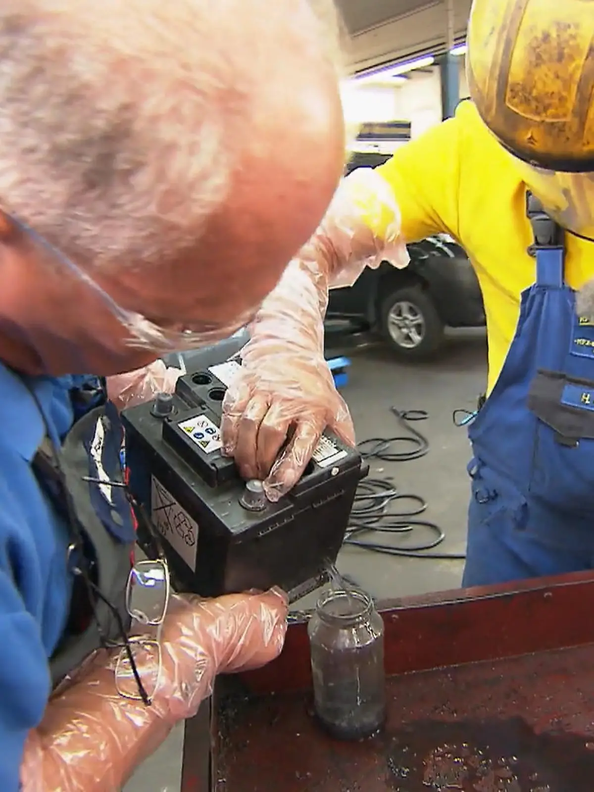 Bild zu: "Kurzschluss-Gefahr: Was passiert da drin?"