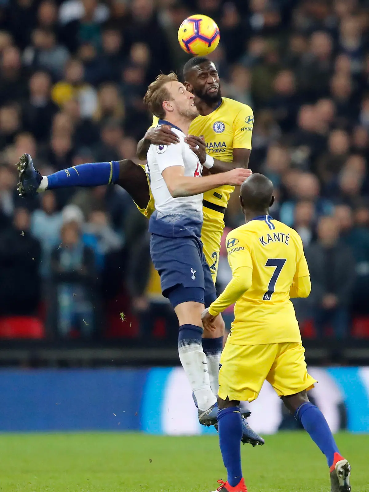 Antonio Rüdiger und Harry Kane