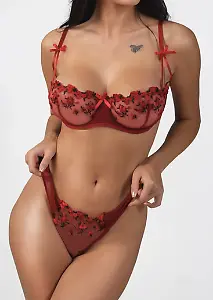 BH-Set mit Rosen-Stickerei