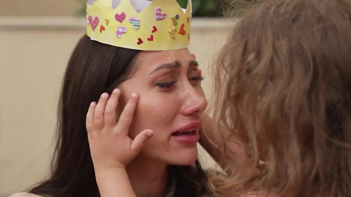 Tränen beim Wiedersehen! Hier krönen Samiras Kinder ihre Mama zur Königin Nach 17 Tagen Dschungel