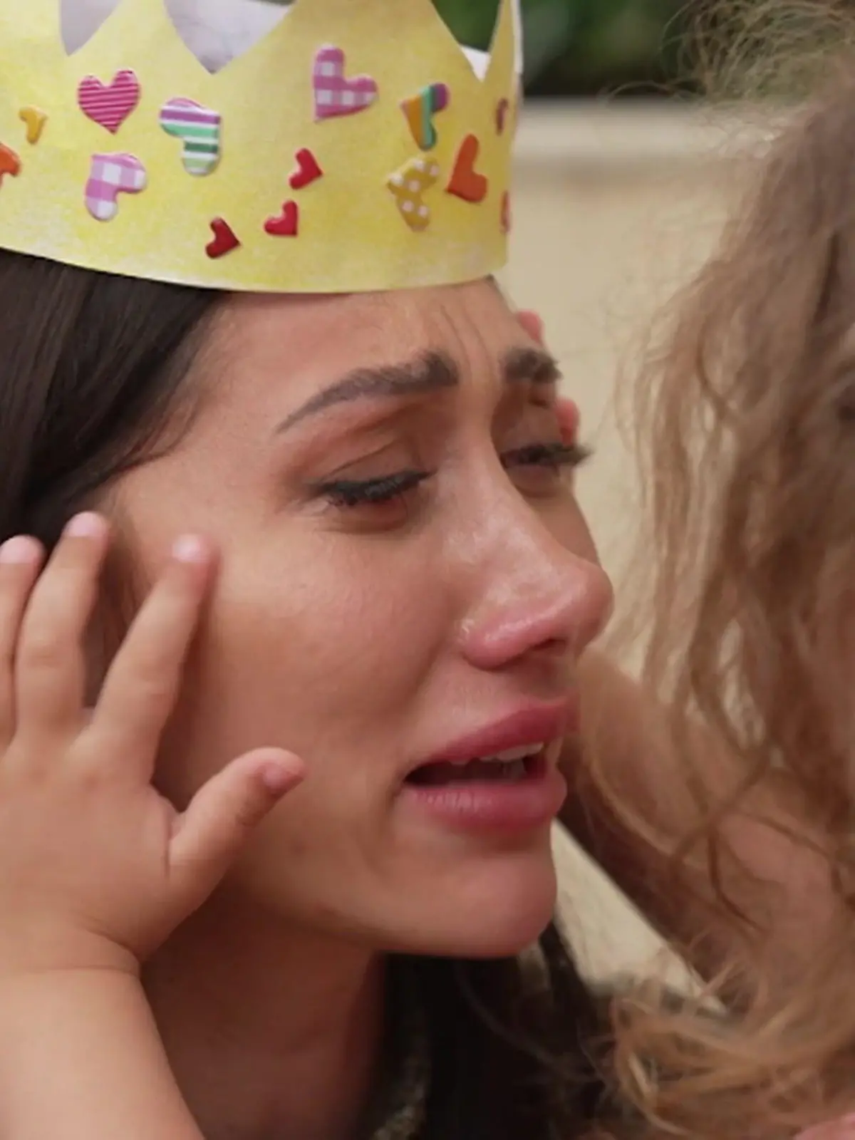 Bild zu: "Hier krönen Samiras Kinder ihre Mama zur Königin"