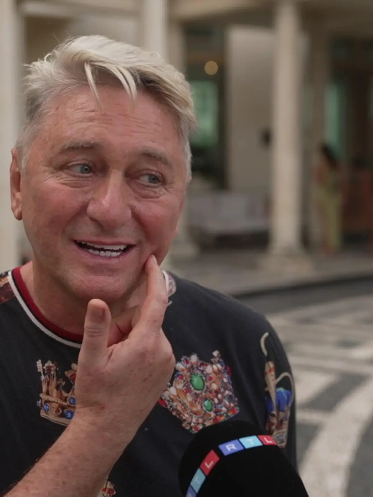 Bild zu: "Hubert Fella musste wegen Bohne in die Klinik"