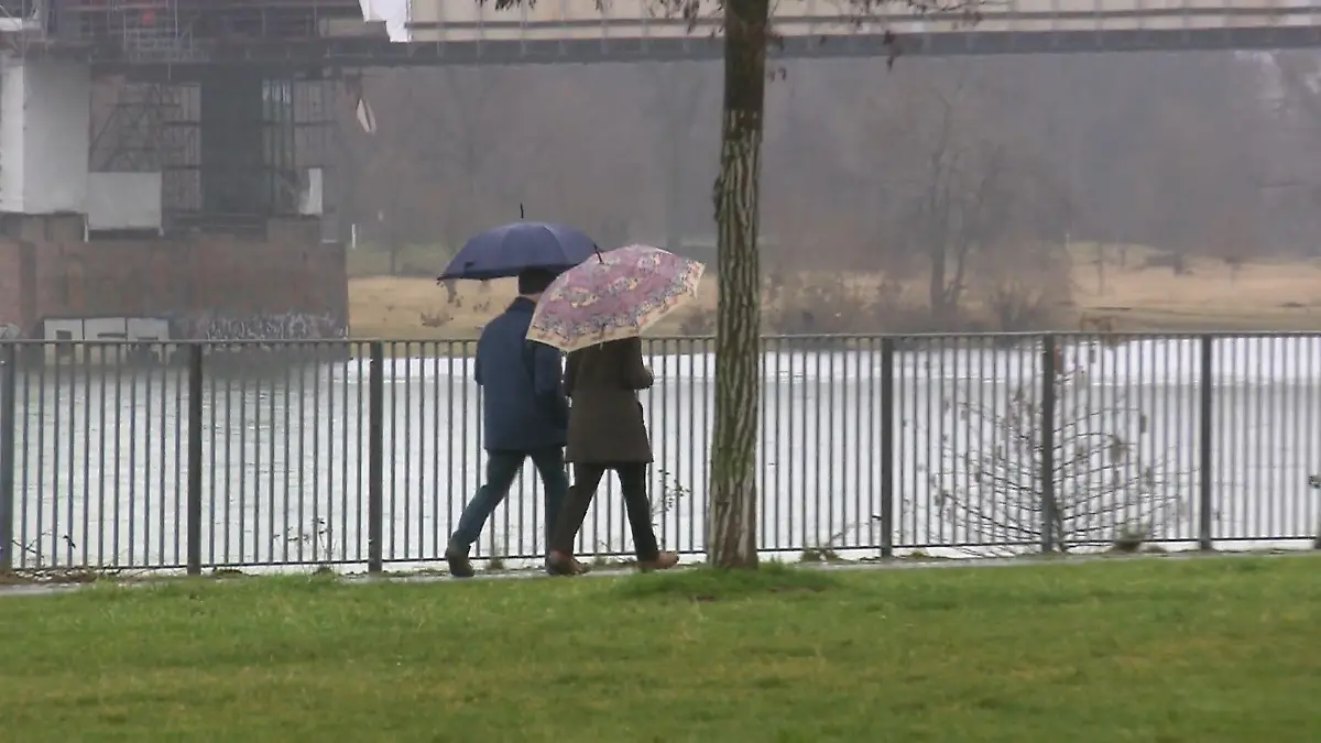 Wie-entsteht-ein-Regenschirm-77-J-hriger-ist-einer-der-letzten-Schirmmacher-Deutschlands