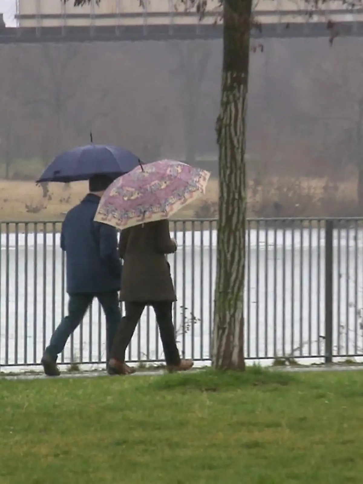 Bild zu: "Einer der letzten Schirmmacher"